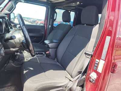 2021 Jeep Gladiator, $27000. Photo 6