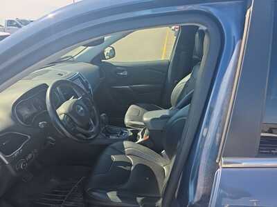 2020 Jeep Cherokee, $19000. Photo 10