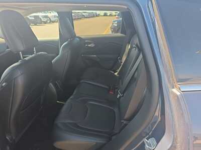 2020 Jeep Cherokee, $19000. Photo 9