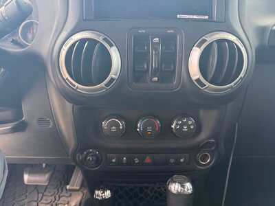 2015 Jeep Wrangler Unlimited, $20000. Photo 6