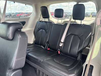 2023 Chrysler Pacifica, $22000. Photo 11