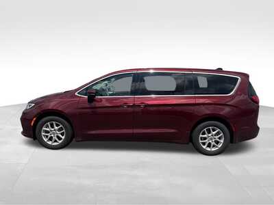 2023 Chrysler Pacifica, $22000. Photo 6