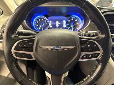 2021 Chrysler Pacifica, $16000. Photo 11