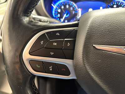 2021 Chrysler Pacifica, $16000. Photo 12