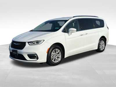 2021 Chrysler Pacifica, $16000. Photo 2
