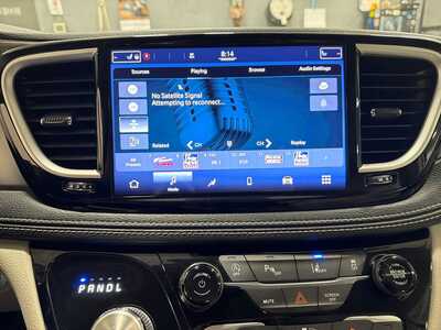 2021 Chrysler Pacifica, $16000. Photo 6