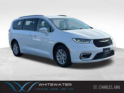 2021 Chrysler Pacifica, $16000. Photo 1
