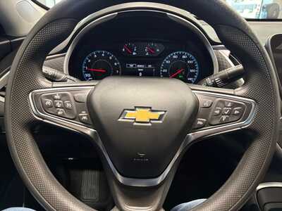 2025 Chevrolet Malibu, $19800. Photo 11