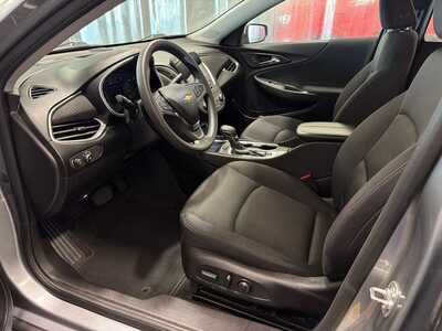 2025 Chevrolet Malibu, $19800. Photo 4