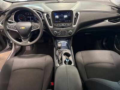 2025 Chevrolet Malibu, $19800. Photo 5