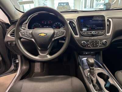 2025 Chevrolet Malibu, $19800. Photo 6