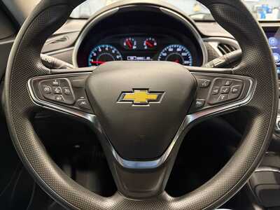 2025 Chevrolet Malibu, $18000. Photo 12