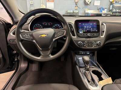 2025 Chevrolet Malibu, $18000. Photo 6