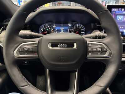 2024 Jeep Compass, $23900. Photo 11