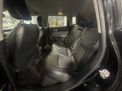2022 Jeep Compass, $22000. Photo 11
