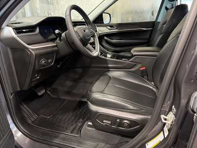 2023 Jeep Grand Cherokee, $32500. Photo 4