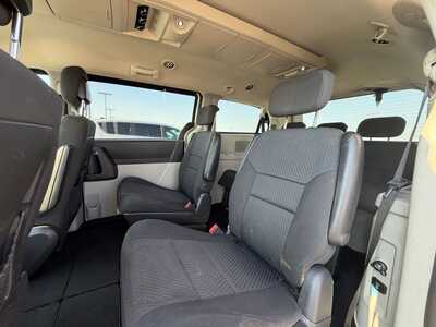 2010 Dodge Caravan, Grand, $3800. Photo 7