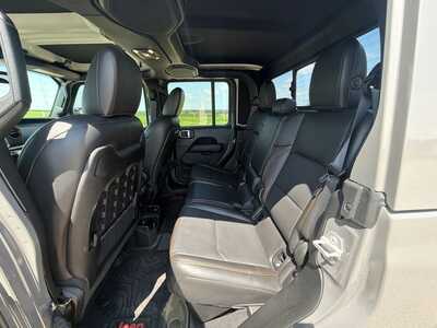 2020 Jeep Gladiator, $34000. Photo 10