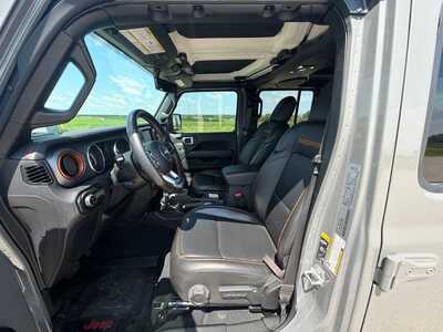 2020 Jeep Gladiator, $34000. Photo 11