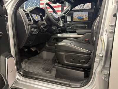2026 RAM 3500 Crew Cab, $80000. Photo 4