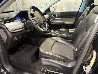 2022 Jeep Compass, $21700. Photo 3