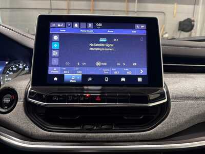 2022 Jeep Compass, $21700. Photo 7