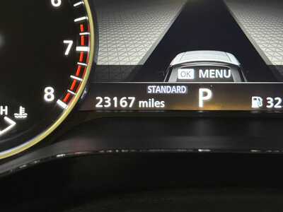 2022 Nissan Pathfinder, $26700. Photo 10