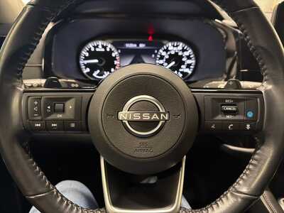 2022 Nissan Pathfinder, $26700. Photo 11