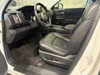 2022 Nissan Pathfinder, $26700. Photo 4