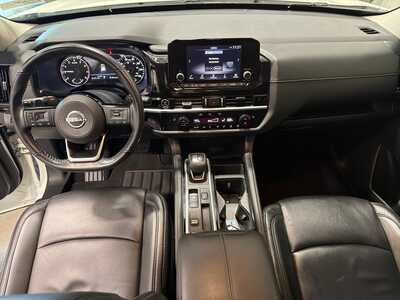2022 Nissan Pathfinder, $26700. Photo 5