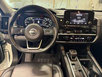 2022 Nissan Pathfinder, $26700. Photo 6