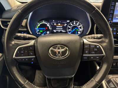2021 Toyota Highlander, $32900. Photo 10