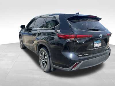2021 Toyota Highlander, $35000. Photo 2