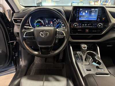 2021 Toyota Highlander, $32900. Photo 6