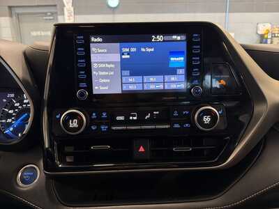 2021 Toyota Highlander, $32900. Photo 7