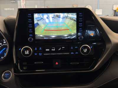 2021 Toyota Highlander, $32900. Photo 8