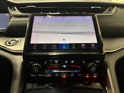 2022 Jeep Grand Cherokee, $28000. Photo 11