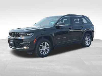 2022 Jeep Grand Cherokee, $28000. Photo 2
