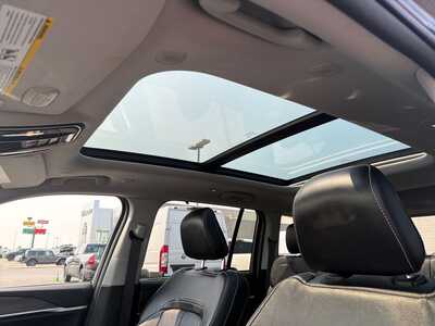 2022 Jeep Grand Cherokee, $28000. Photo 4