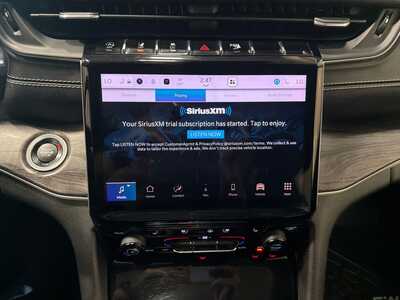 2022 Jeep Grand Cherokee, $28000. Photo 9