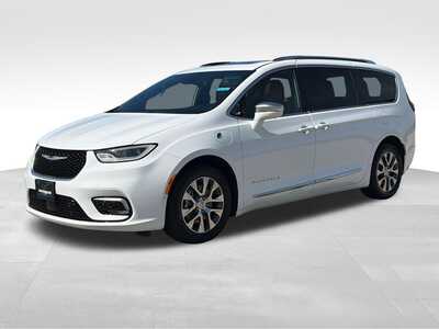 2024 Chrysler Pacifica, $33500. Photo 2