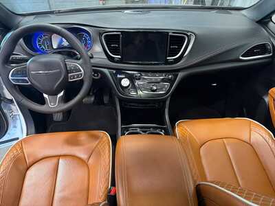 2024 Chrysler Pacifica, $33500. Photo 6
