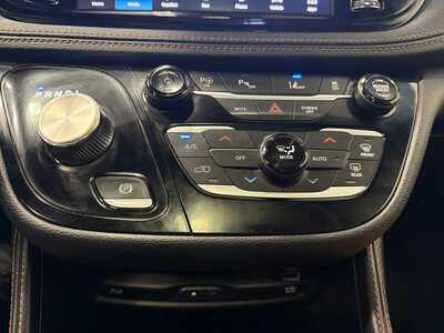 2024 Chrysler Pacifica, $33500. Photo 8