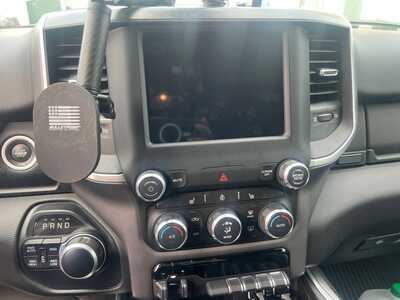 2021 RAM 1500, $32000. Photo 3