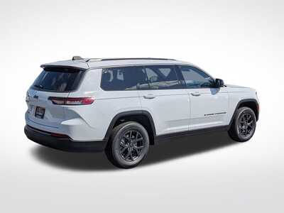 2027 Jeep Grand Cherokee L, $48357. Photo 2