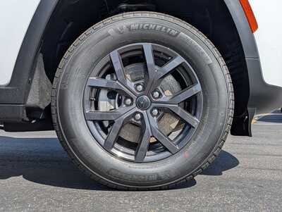 2027 Jeep Grand Cherokee L, $48357. Photo 5