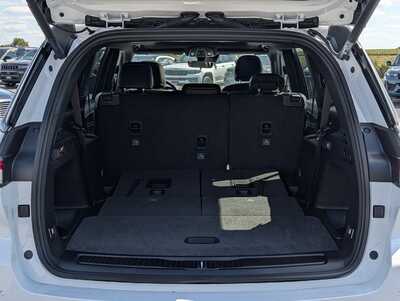 2027 Jeep Grand Cherokee L, $48357. Photo 8