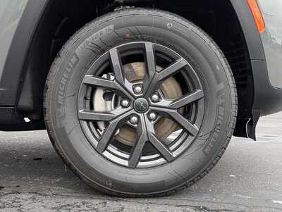 2027 Jeep Grand Cherokee L, $50043. Photo 5