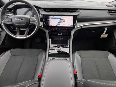 2027 Jeep Grand Cherokee L, $50043. Photo 9
