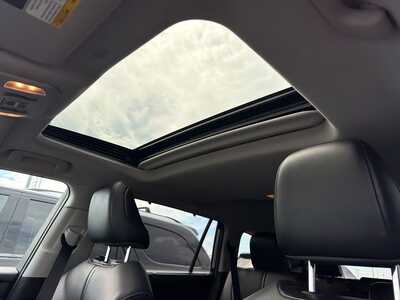 2021 Toyota Highlander, $29000. Photo 3